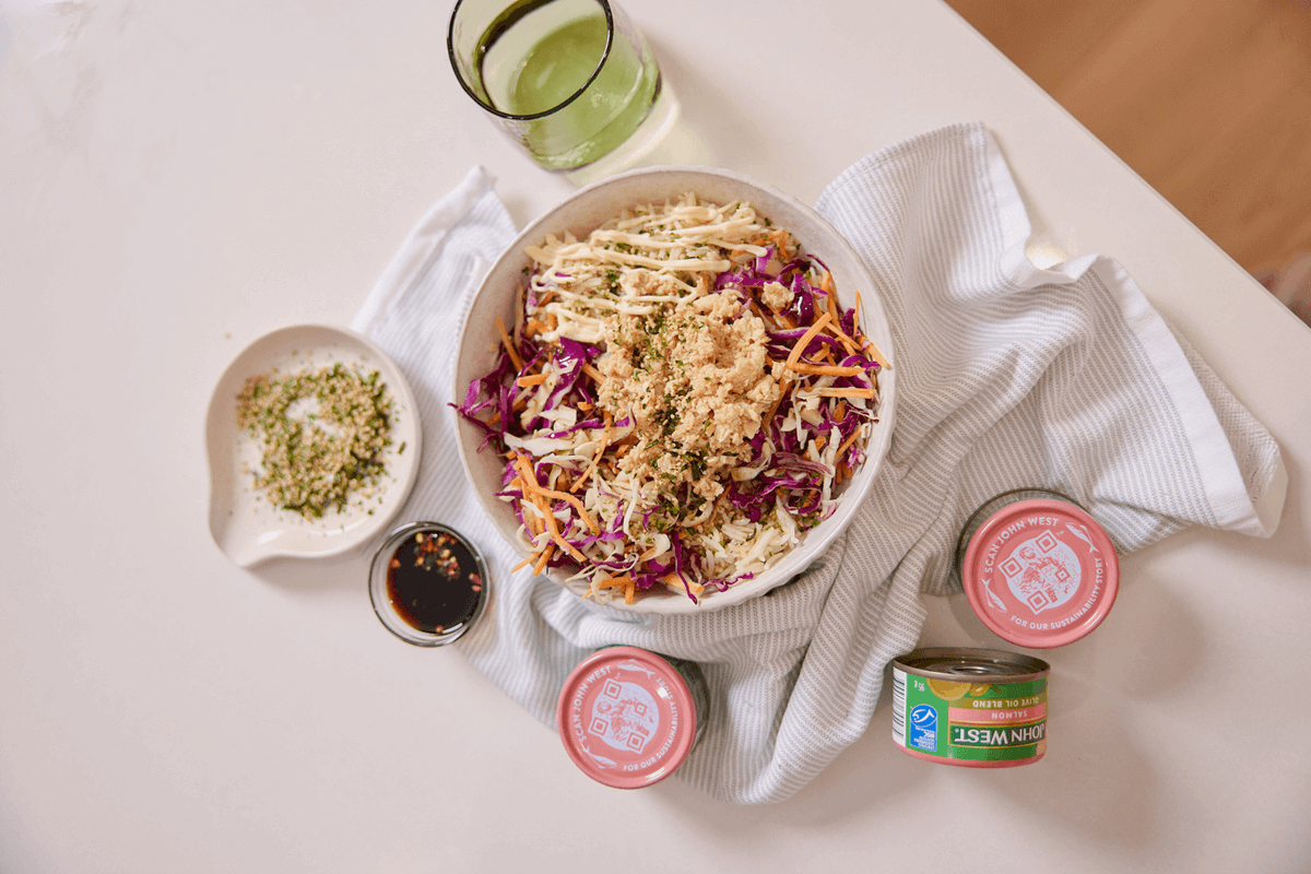 One-hand salmon power bowl perfect for new mums One-hand salmon power bowl perfect for new mums
