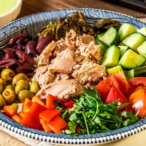 Tuna Buddha bowl with Lemon-Tahini Dressing