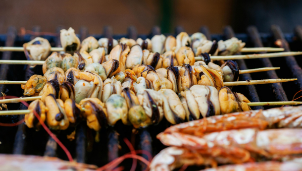 La préparation des moules, c’est un jeu d’enfant