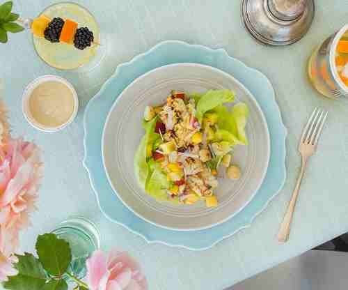 Alaska koolvis sla wraps met citrus en macadamia noten