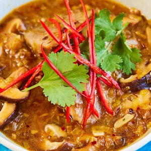 Chilli-garlic tuna with mushroom broth