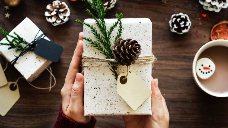 xmas-content14 present with diy gift tag