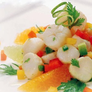 Ceviche von Tiefseescallops mit Limetten und Schalotten