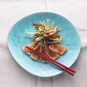 Wildlachs mit süßsaurem Sprossensalat