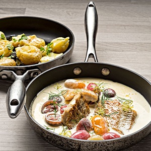 Stegt rødspætte med sennepsfløde