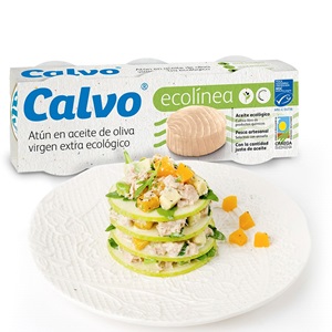 Milhojas de manzana ácida con ensalada de atún, aguacate y rúcula