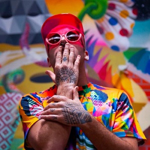 Intervención artística de OKUDA y Coloring The World