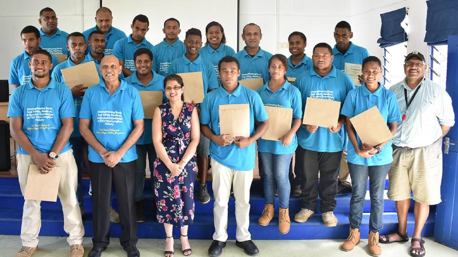 group-photo-of-graduates-with-chief-guest-solander-(pacific)-ltd&#39;s-general-manager-radhika-kumar-fma-ceo-mahesa-abeynayak-(front-row-2nd-fro