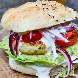 Tonijnburger met guacamole