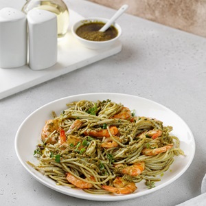 Pasta integrale con gamberi sostenibili certificati MSC e pesto di pistacchio