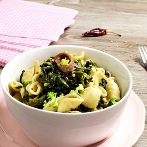 Orecchiette cime di rape e acciughe