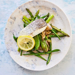 Nasello agrumato al vapore con verdure