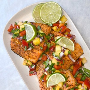 Salmone con insalata di ananas