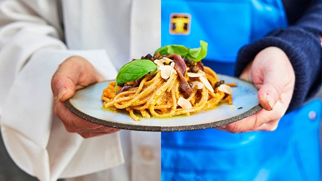 Cantabrian anchovy pasta with red pepper pesto