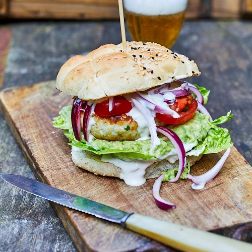 Tuna burger with guacamole