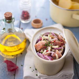 Geräucherte Heringsterrine mit Pariser Salat