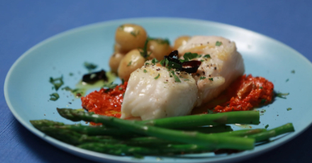 Basque-style hake with garlic and sauce romesco - Step 6