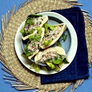 Tun Mas Huni med pita