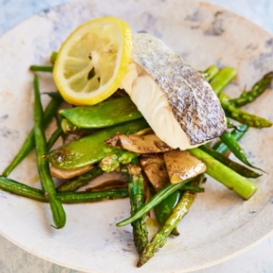 Morszczuk na parze z warzywami