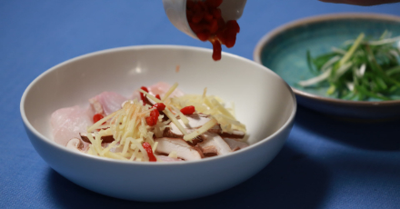 Steamed Halibut Fillet with Chinese Rice Wine - Step 3