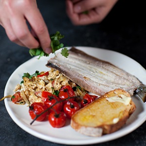 Grilled herring with Indonesian scrambled eggs