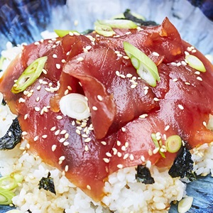 Bol de riz Japonais au thon mariné