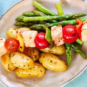 Grillade fiskspett med asiatisk marinad