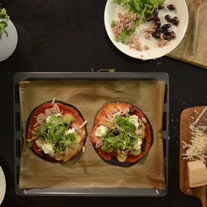 Tuna pizza