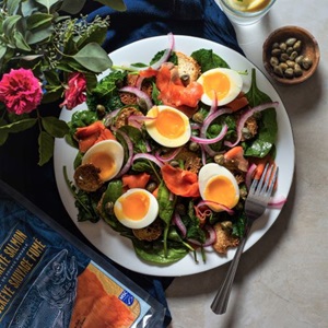 Smoked salmon brunch salad