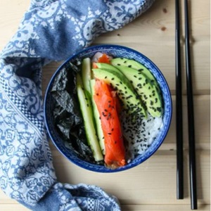 Smoked salmon sushi bowl