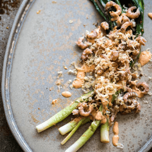 Grijze garnaal met jonge prei