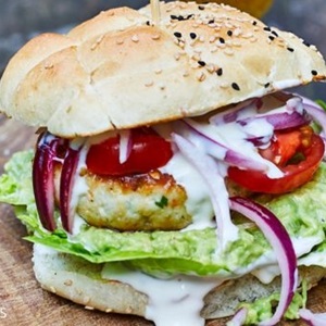 Tonijnburger met guacamole
