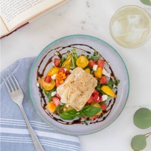 Alaska koolvis met watermeloen-aardbeien bruschetta