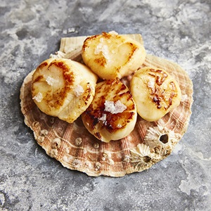 Pan seared Shetland scallops with flaky sea salt
