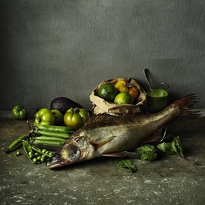 Gösceviche - En lyxig förrätt med avokado, tomater, ärtor och mynta