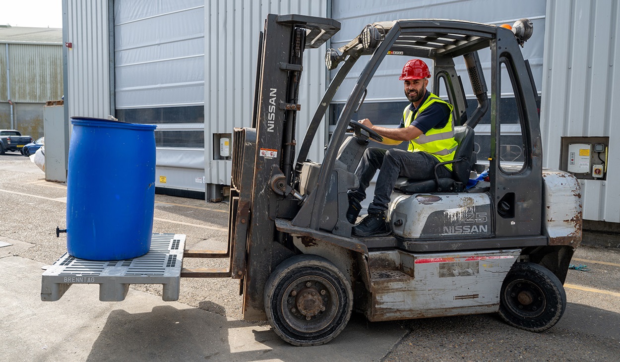 Hassan Choutaoui transporting brown shrimp