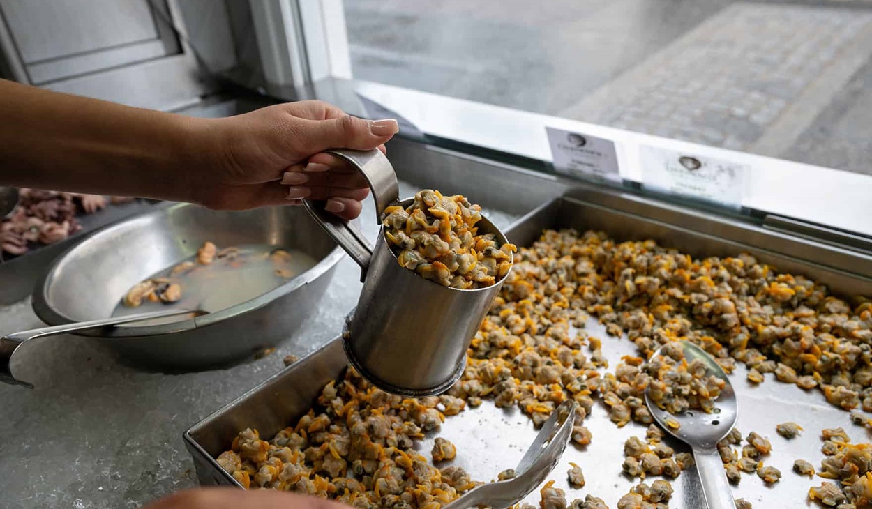 Cockles being served