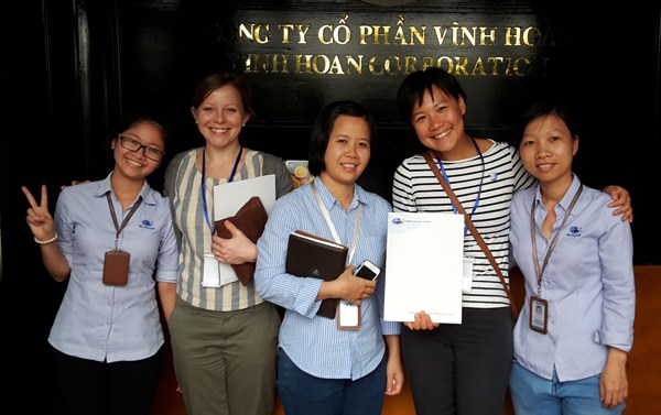 Yan (second right) with colleague and women from the MSC certified plant in Dong Thap, Vietnam