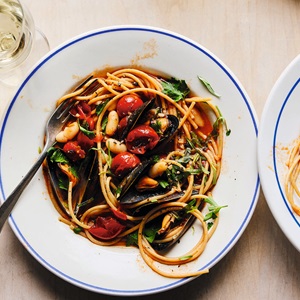 Spaghetti with mussels, white beans and tomato (followed by Pedro Ximénez Chocolate Pot)