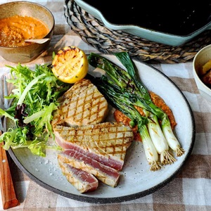 Seared tuna steaks