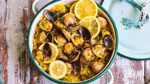 Cockle and dill rice